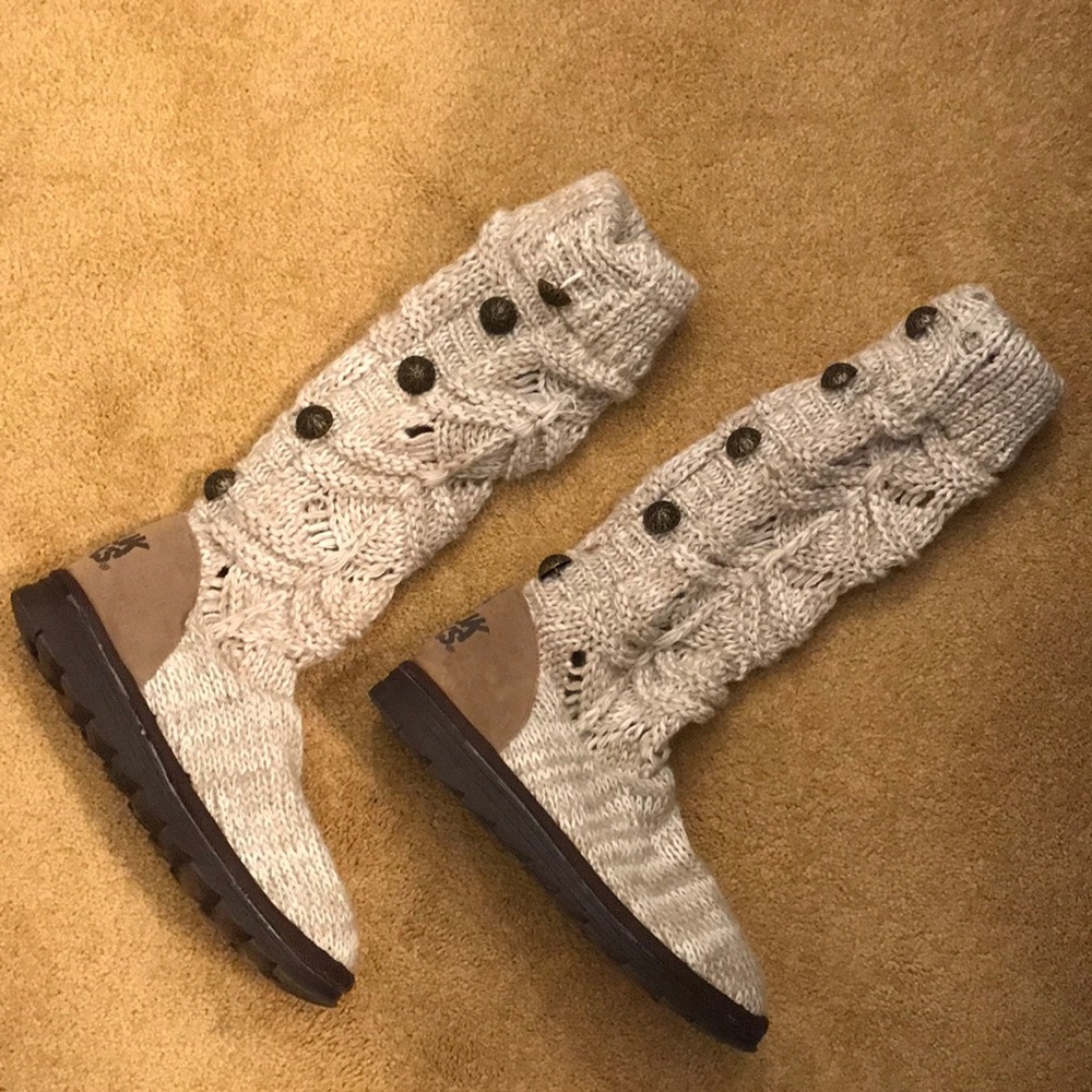 Oatmeal mukluks
